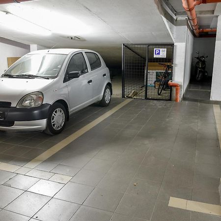 Astra Urban Garden Apartment, 2 Garage Parking Spaces Zagreb Bagian luar foto
