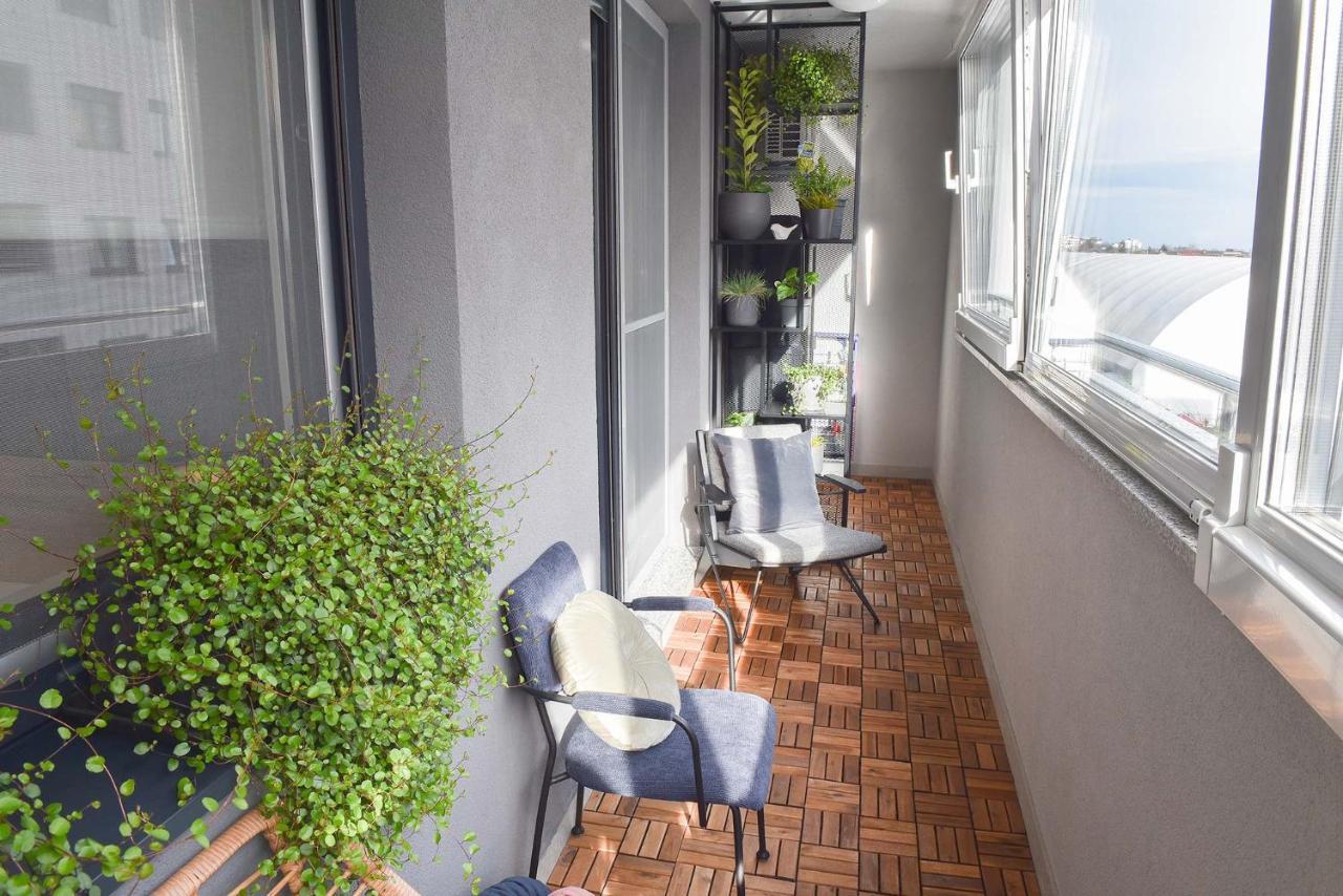 Astra Urban Garden Apartment, 2 Garage Parking Spaces Zagreb Bagian luar foto