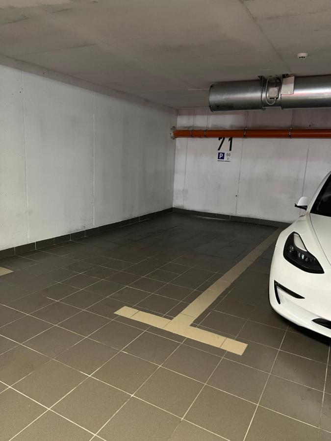 Astra Urban Garden Apartment, 2 Garage Parking Spaces Zagreb Bagian luar foto